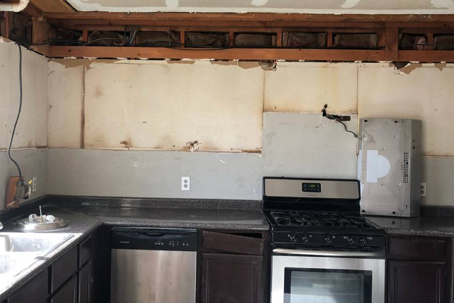 Kitchen Cabinet Removal for built-in carpentry & cabinet removal